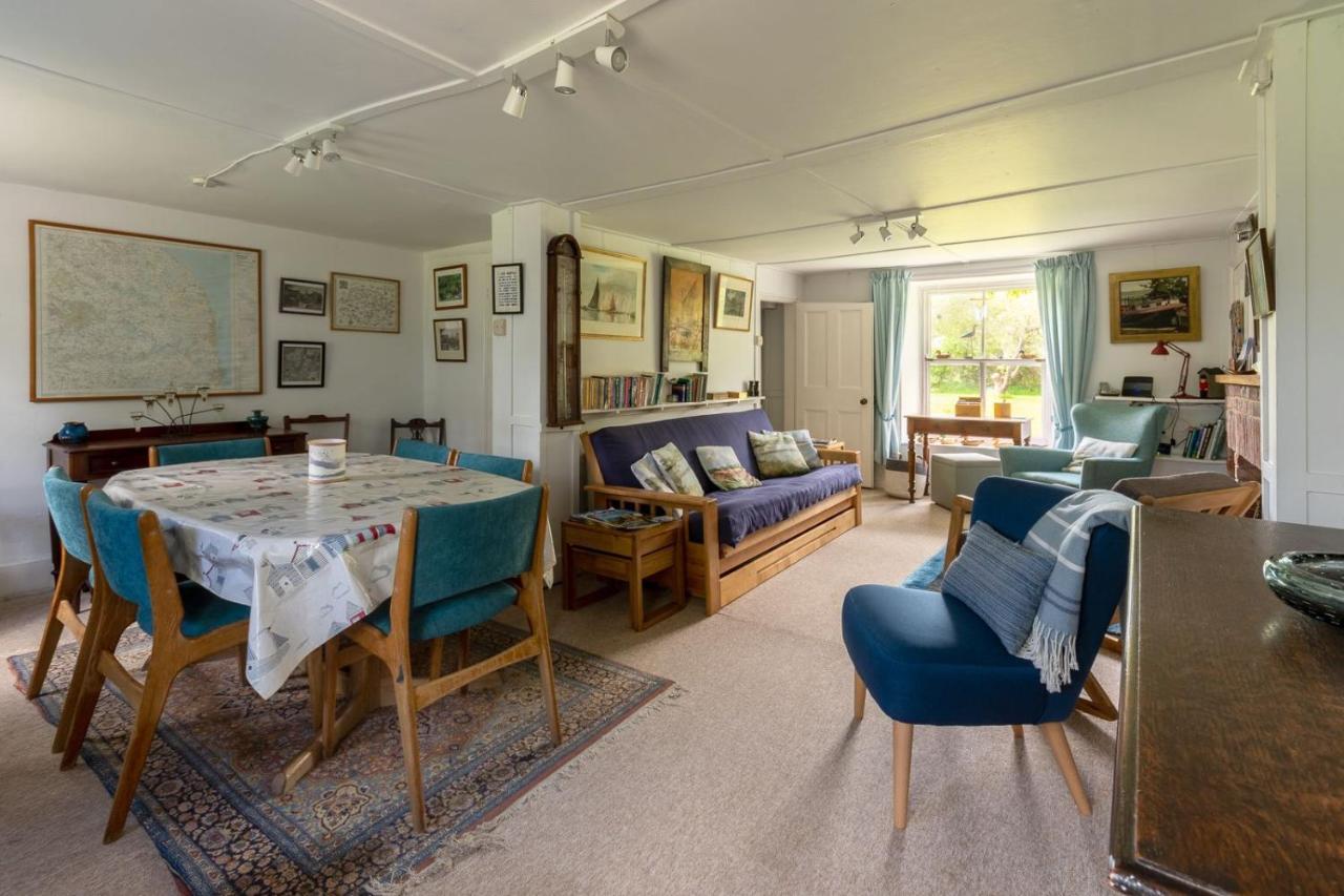 Adorable Two Bed Norfolk Broads Holiday Home - River Views With Moorings & Fishing Stalham Exteriör bild