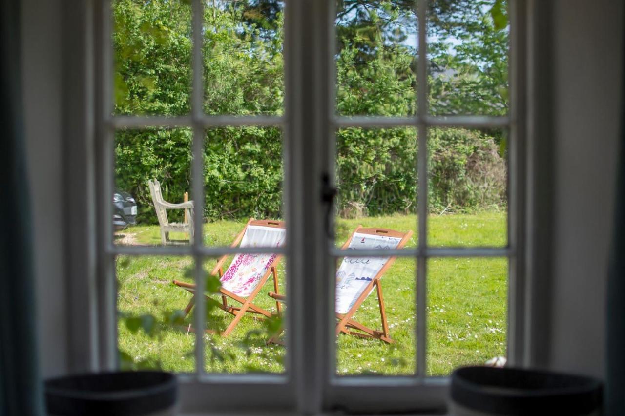 Adorable Two Bed Norfolk Broads Holiday Home - River Views With Moorings & Fishing Stalham Exteriör bild
