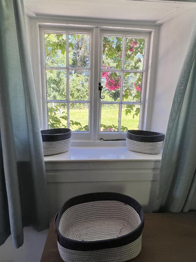Adorable Two Bed Norfolk Broads Holiday Home - River Views With Moorings & Fishing Stalham Exteriör bild